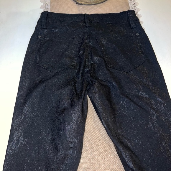 Snakeskin Print Skinny Pants - Picture 11 of 12